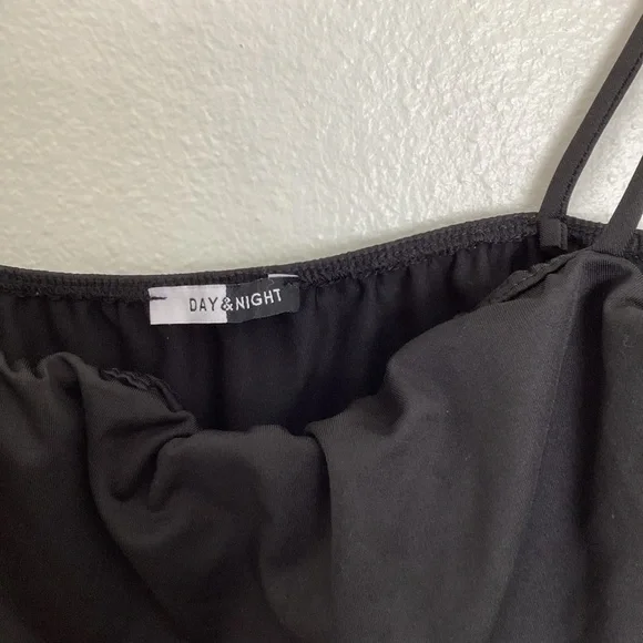 NEW Fashion Nova | Day & Night Black Cropped Cami Tank - Picture 3 of 5